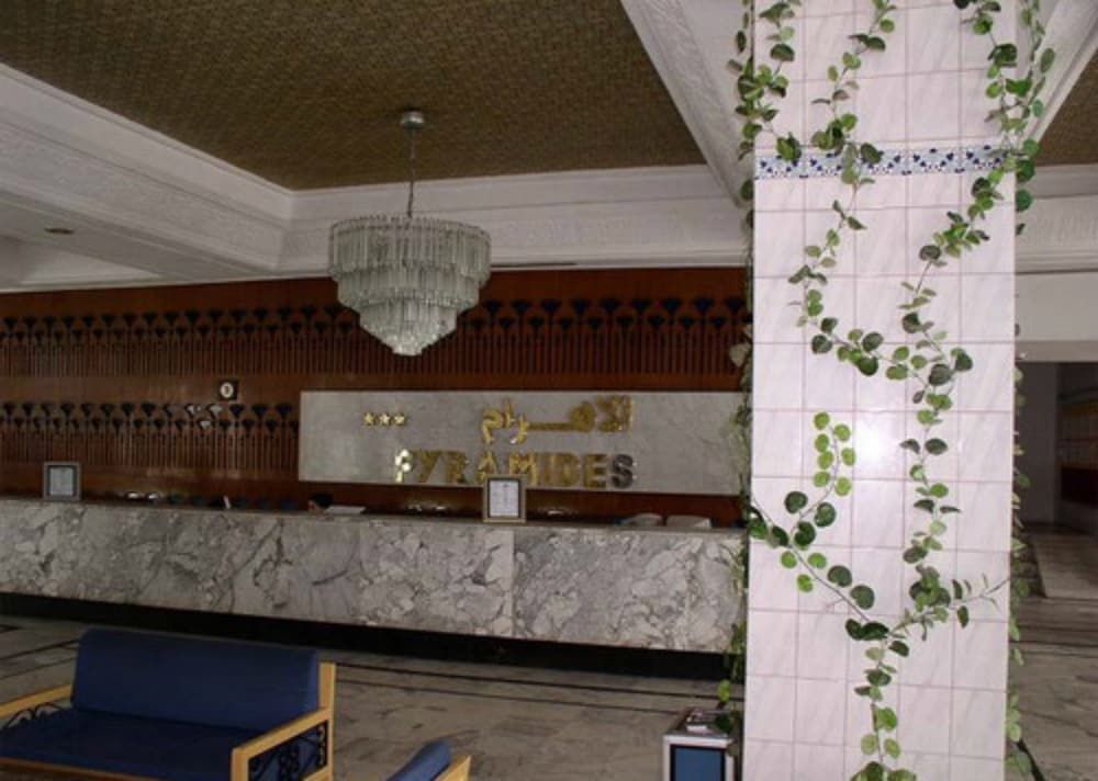 Hotel Les Pyramides 2