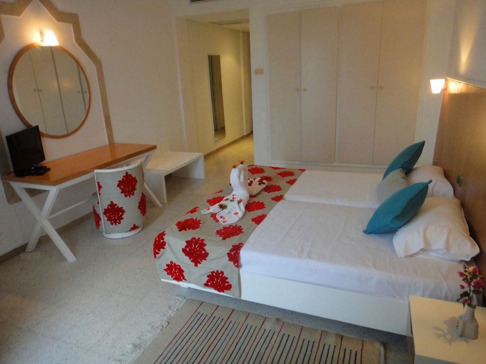 Palmyra Holiday Resort & Spa - Families and Couples 3