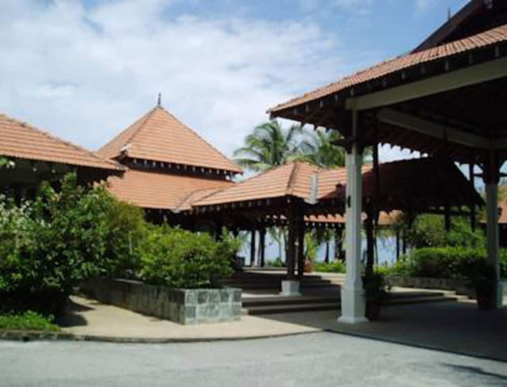 Sutra Beach Resort 2