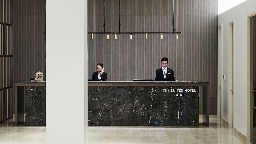 The Suites Hotel Jeju 3