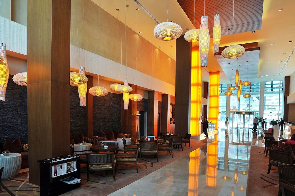 Centro Yas Island 3