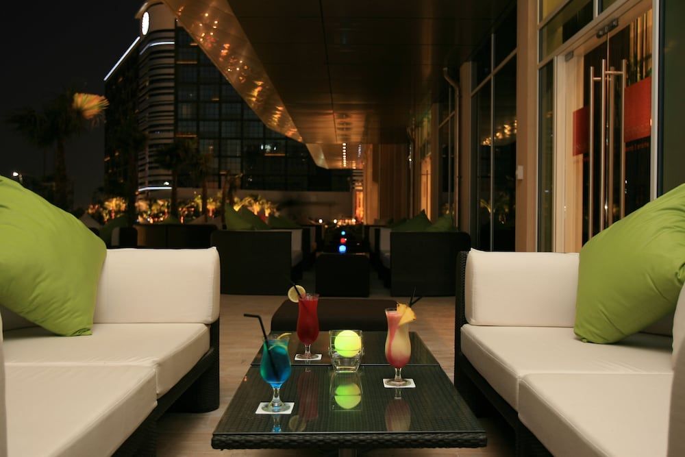Centro Yas Island 2