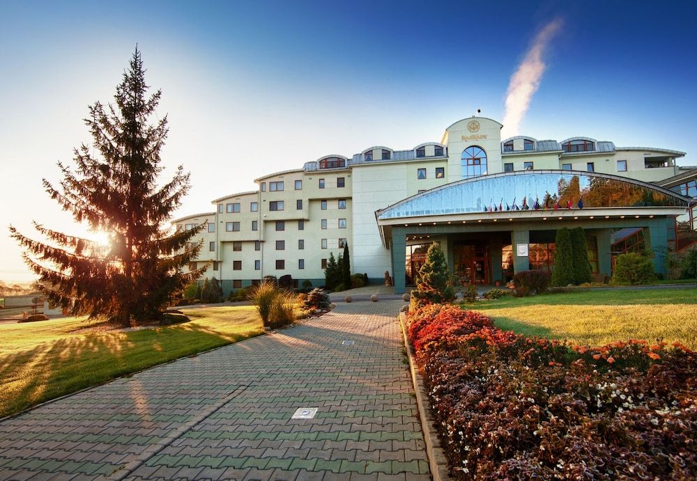 Hotel & Spa Resort Kaskady 4 stelle a Sliač