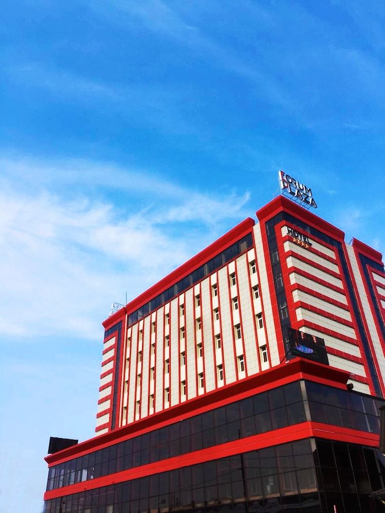 Forum Plaza Hotel 1