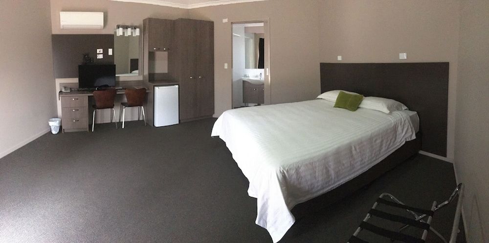 Bluestone Motor Inn 3