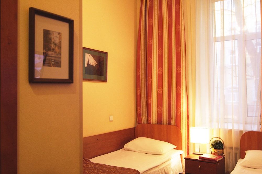 By Hermitage House 3