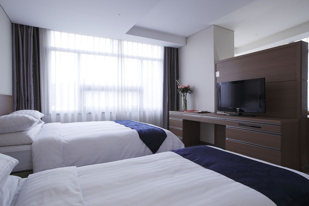 Ramada by Wyndham Dongtan Hotel 2