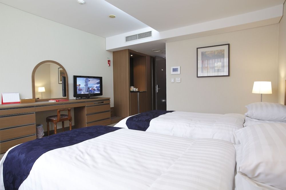 Ramada by Wyndham Dongtan Hotel 3