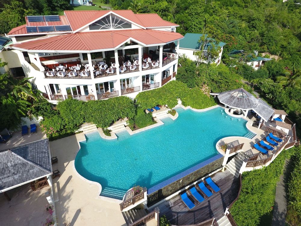 Calabash Cove Resort And Spa - Adults Only 1