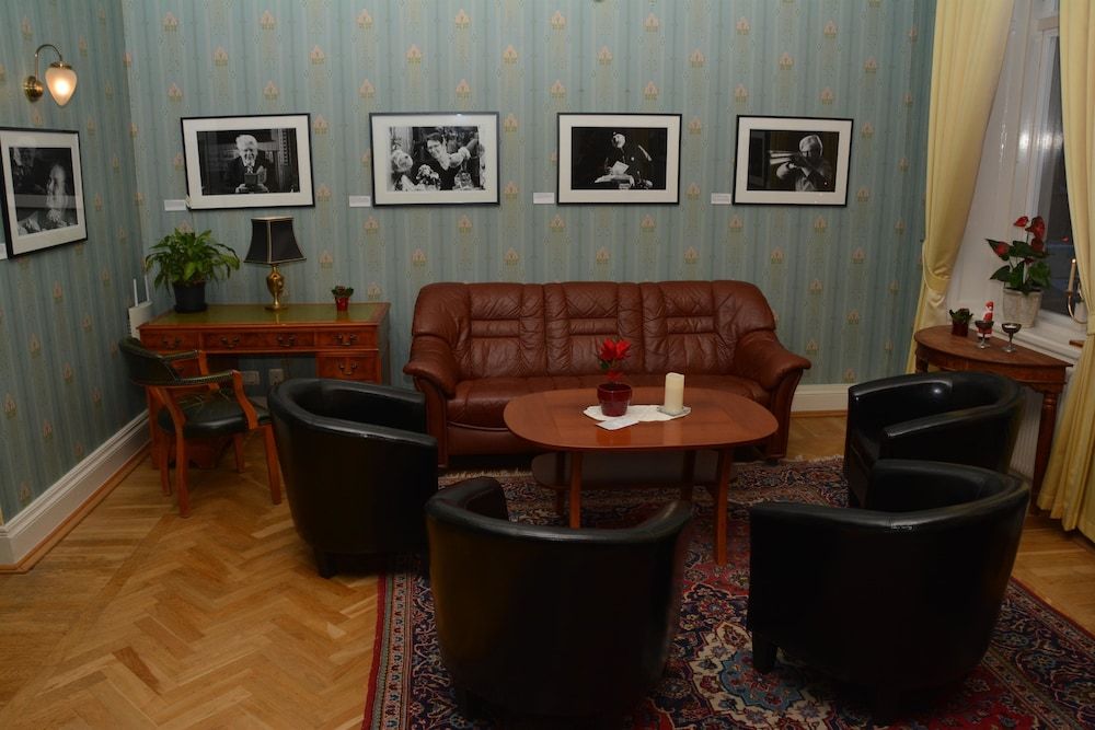 Amals Stadsl, Sure  Coll. by Best W. 2