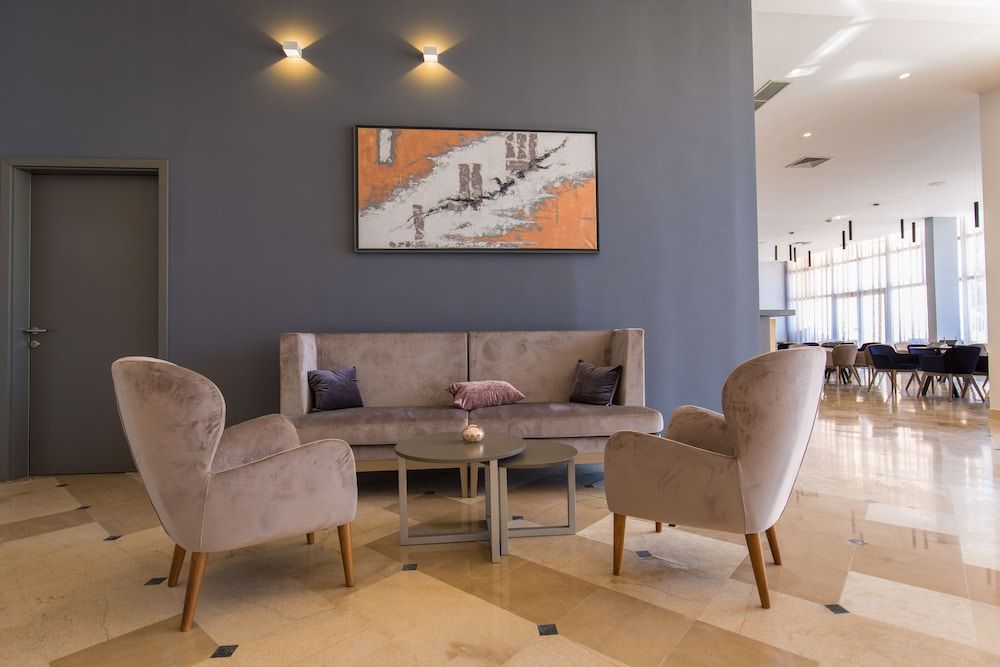 Arena Hotel Holiday 3