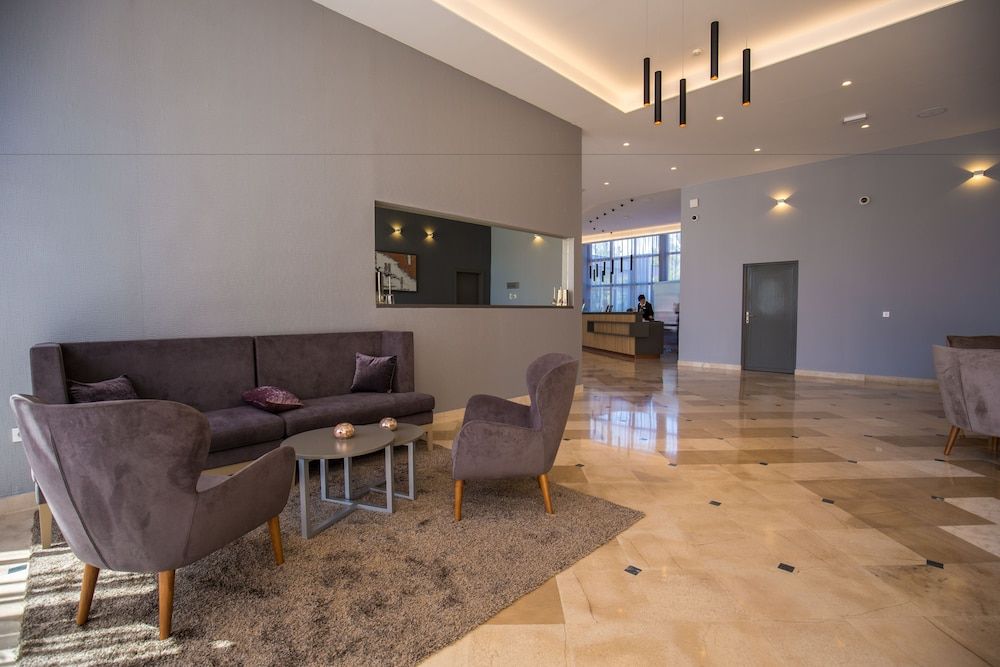 Arena Hotel Holiday 2