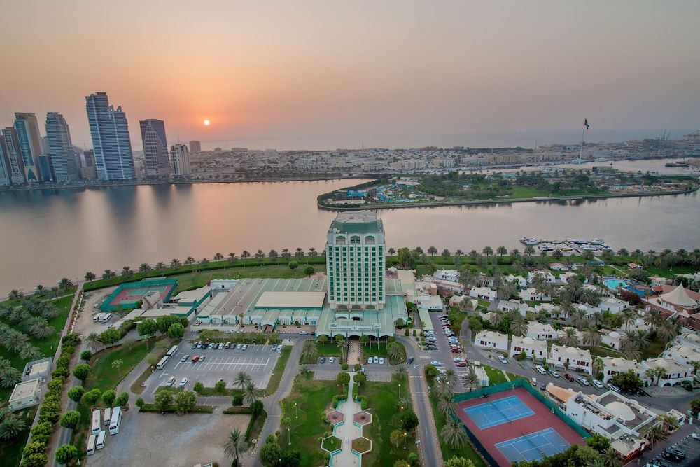 Holiday International 1