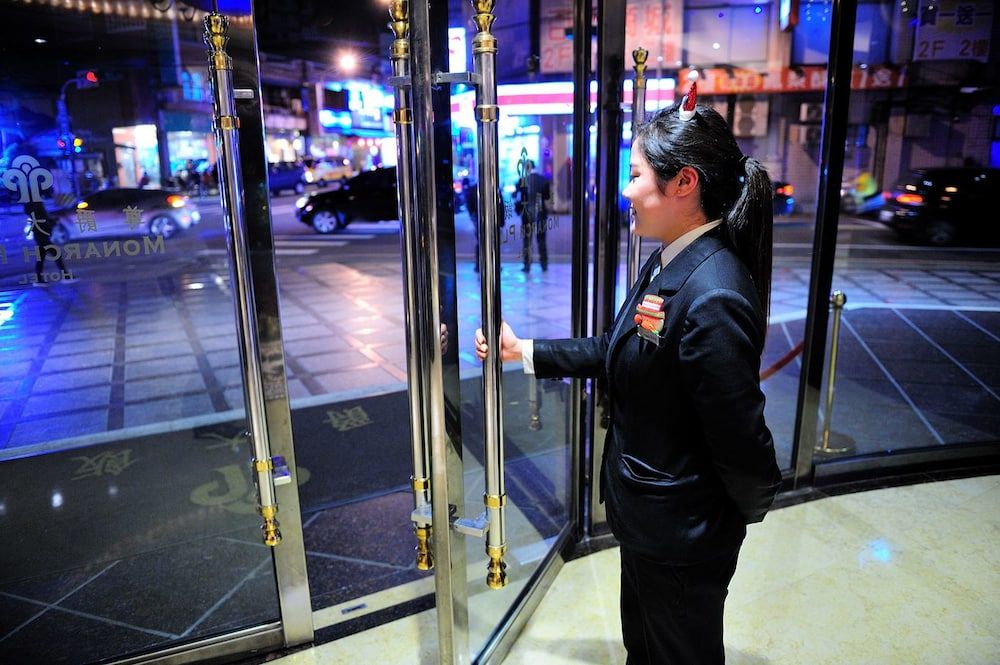 Monarch Plaza Hotel 1