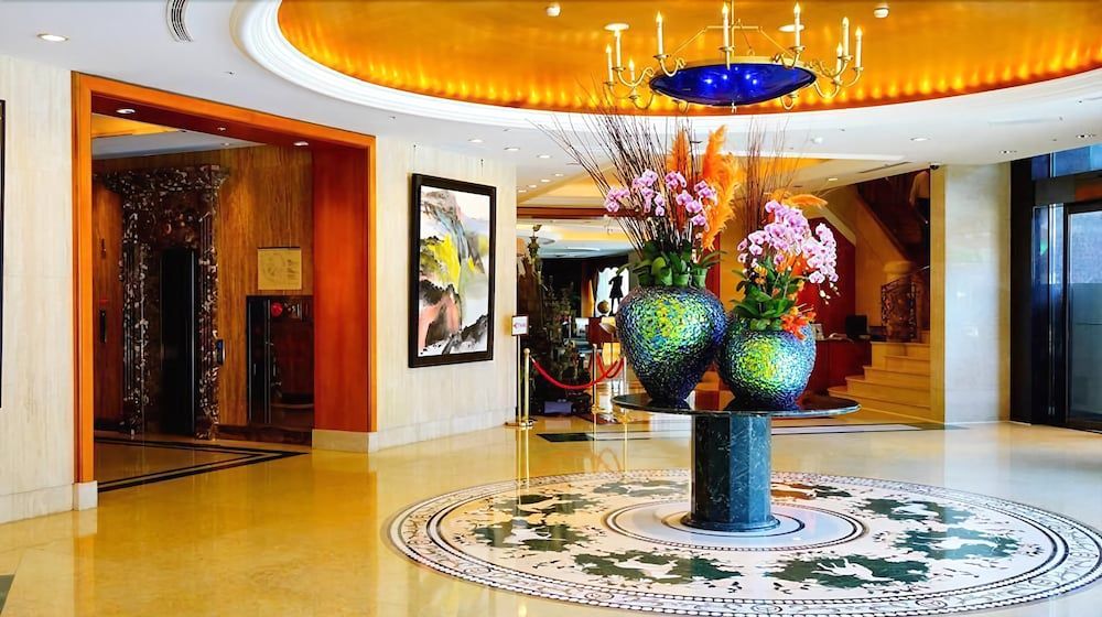 Monarch Plaza Hotel 3