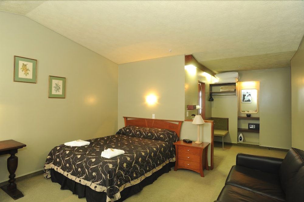 Victoria Railway Hotel 3