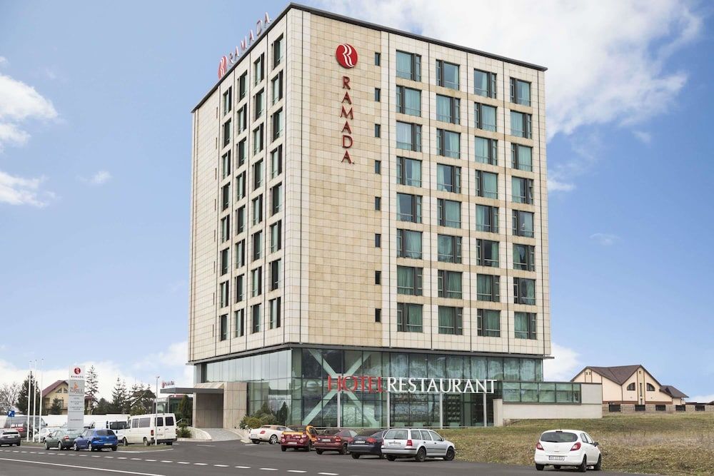 Ramada by Wyndham Brasov 1