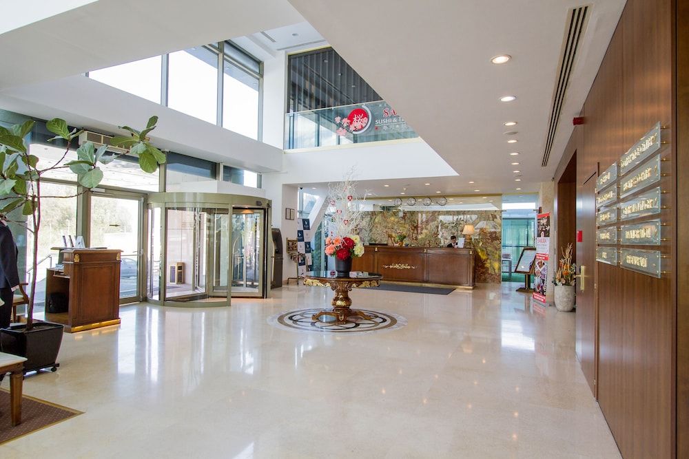 Ramada by Wyndham Brasov 3