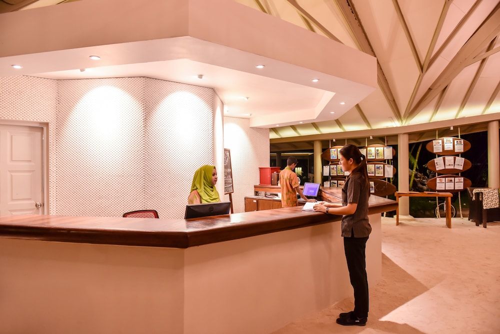 Adaaran Select Hudhuranfushi Resort 2