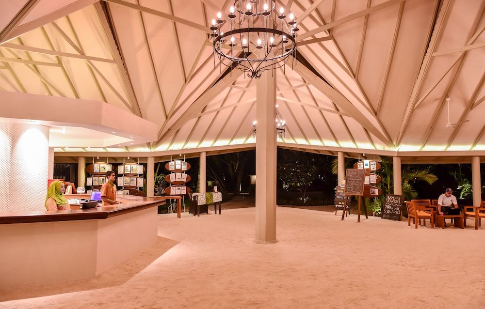 Adaaran Select Hudhuranfushi Resort 3