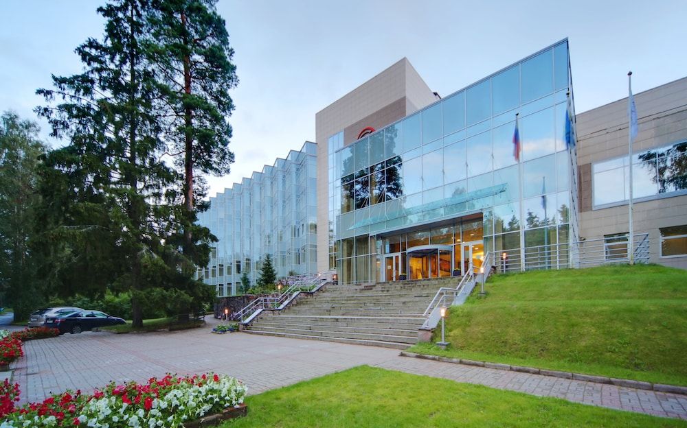 Repino Cronwell Park Hotel