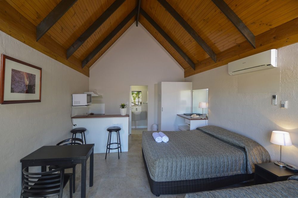 Desert Palms Alice Springs 3