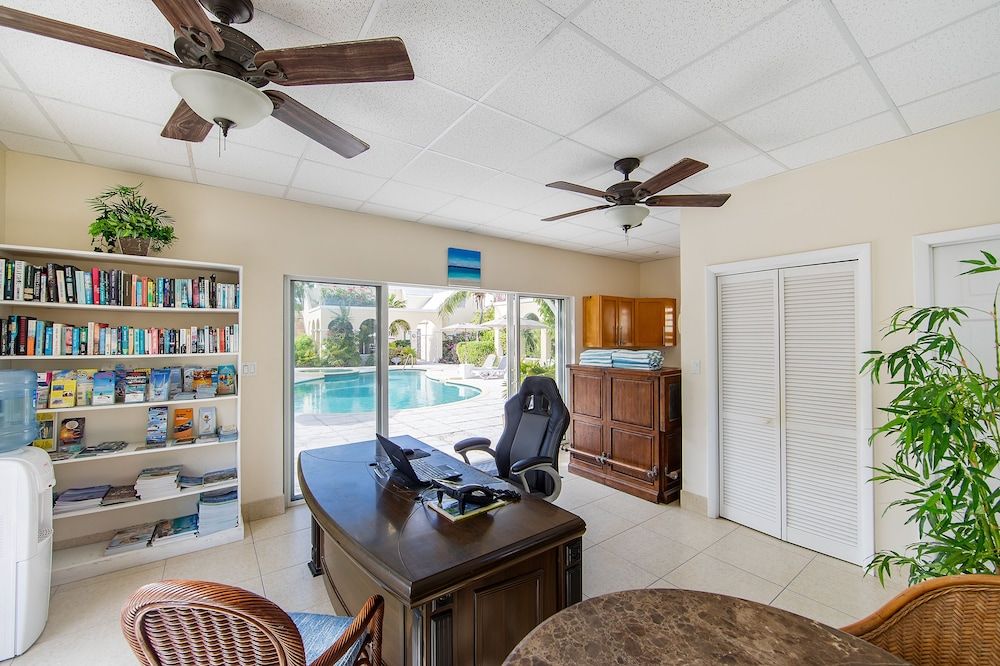 Reef Residences Resort on Grace Bay 3