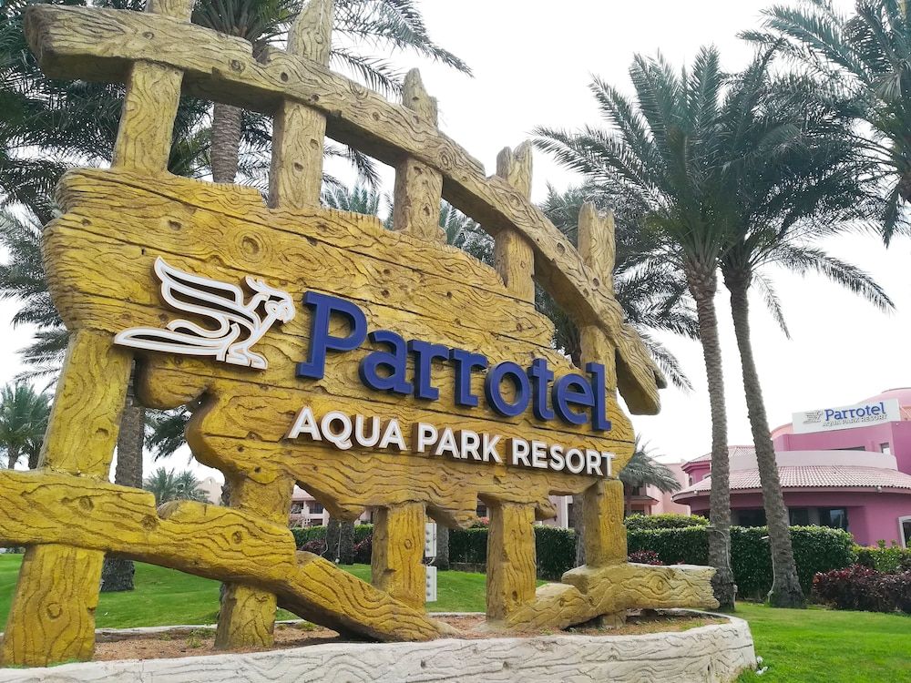 Parrotel Aquapark Resort 1
