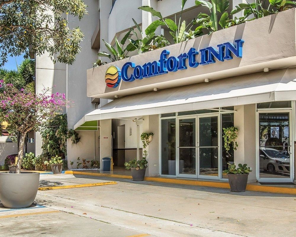 Comfort Inn & Suites Levittown 3 étoiles à Levittown