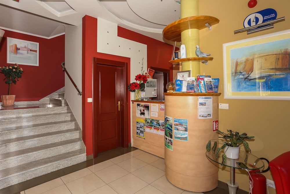 Aparthotel Astoria 2