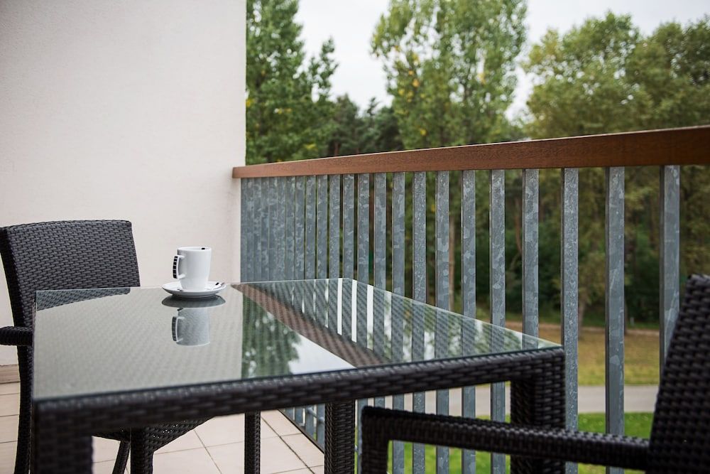 Holiday Inn Warsaw Jozefow 2