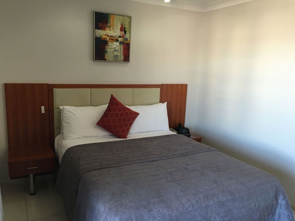 Comfort Inn & Suites Burwood 2