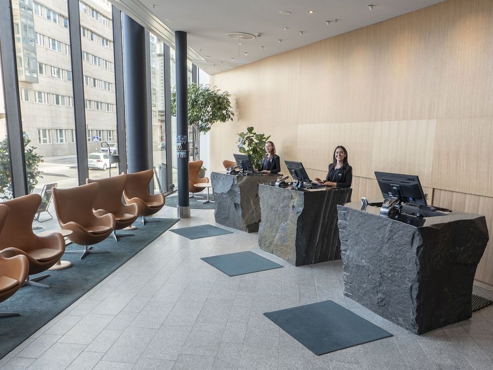 Clarion Hotel Sign 3