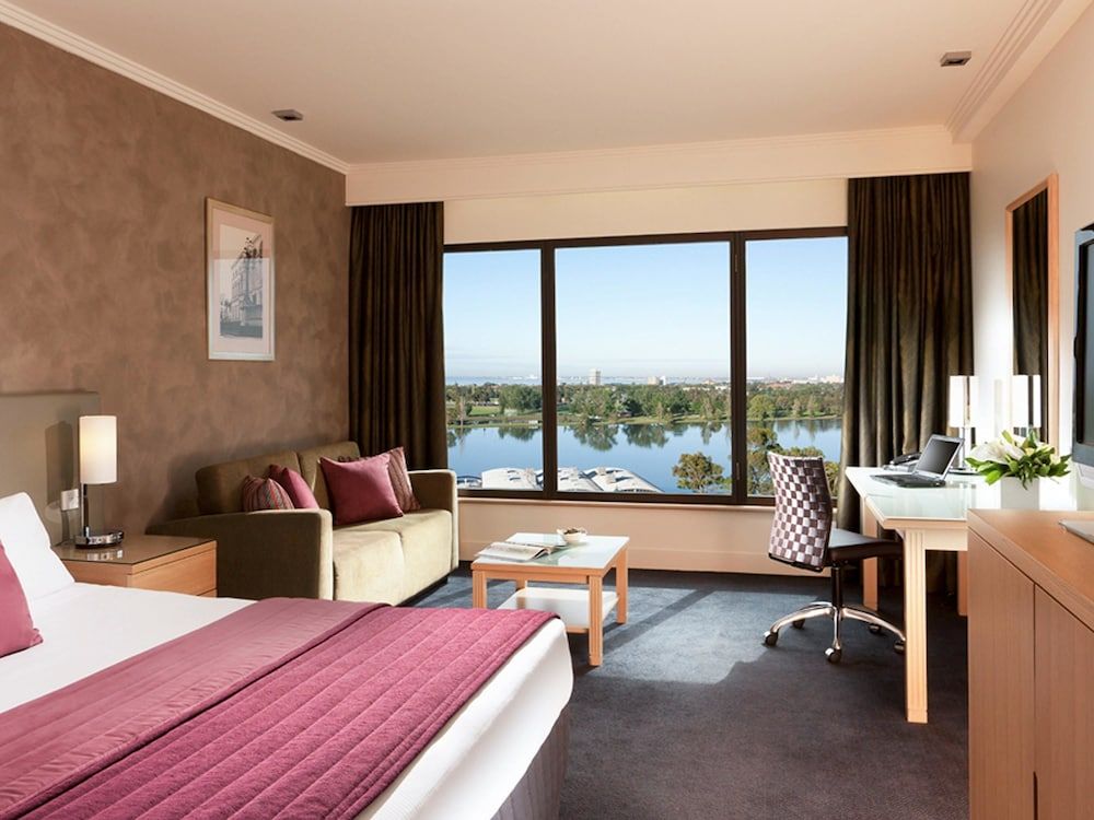 Mercure Melbourne Albert Park 1