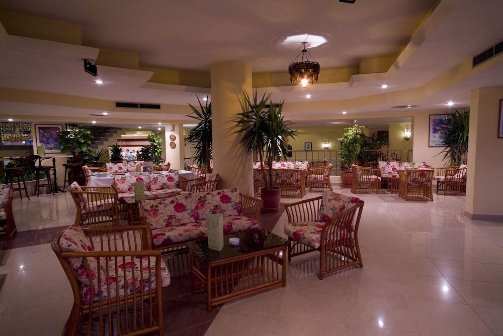 Flamenco Beach and Resort 3