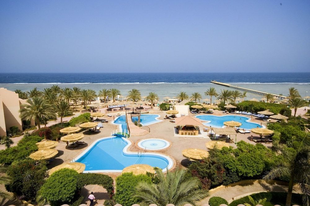 Flamenco Beach and Resort 4 étoiles à Al-Qusair