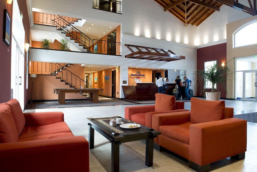 Howard Johnson Resort Pilar 2