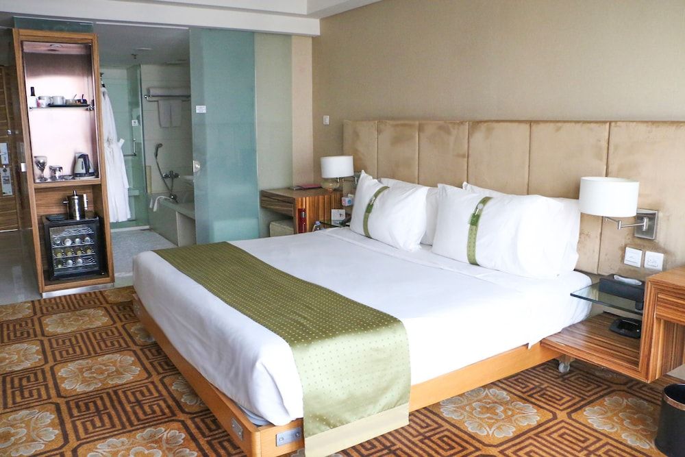 Holiday Inn Tianjin Binhai 2