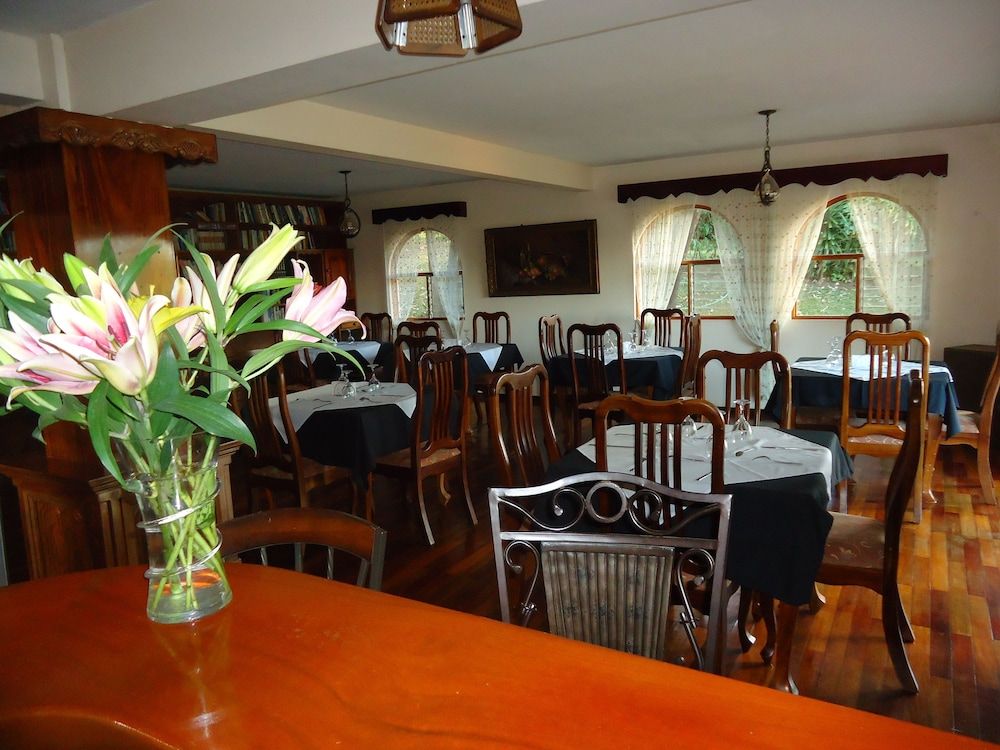 La Catalina Hotel and Suites 3