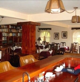 La Catalina Hotel and Suites 2