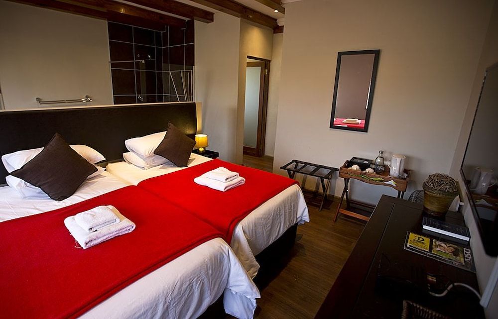 Outlook Lodge Lakefield 3