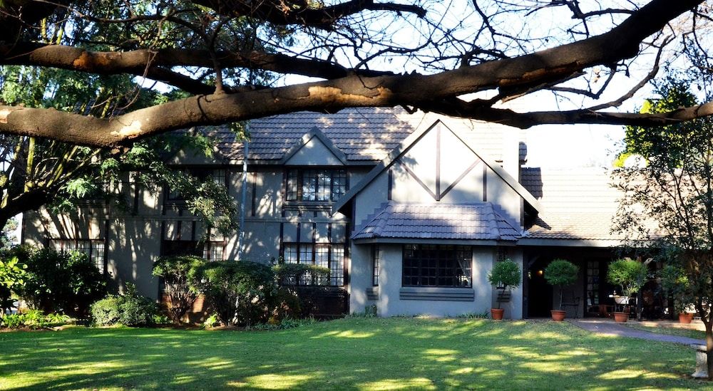 Outlook Lodge Lakefield 1