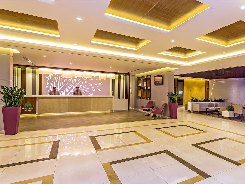 Howard Johnson Plaza by Wyndham Dubai Deira 2