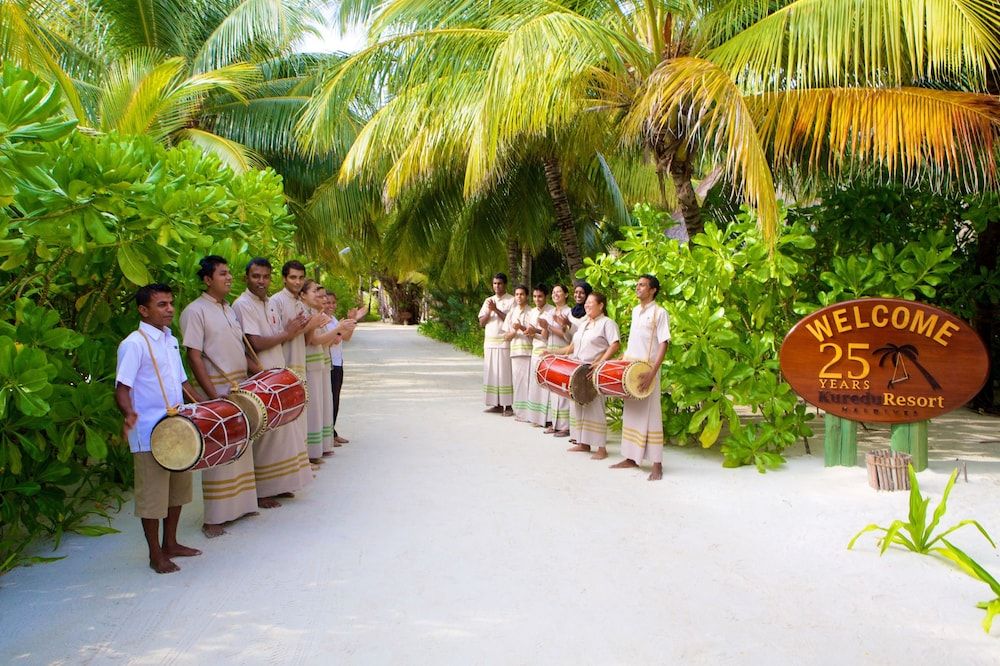 Kuredu Island Resort & Spa 3