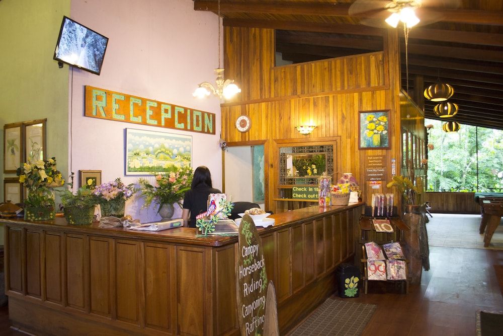 Lands in Love Hotel 2