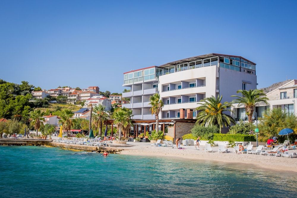 San Antonio 4 étoiles à Podstrana