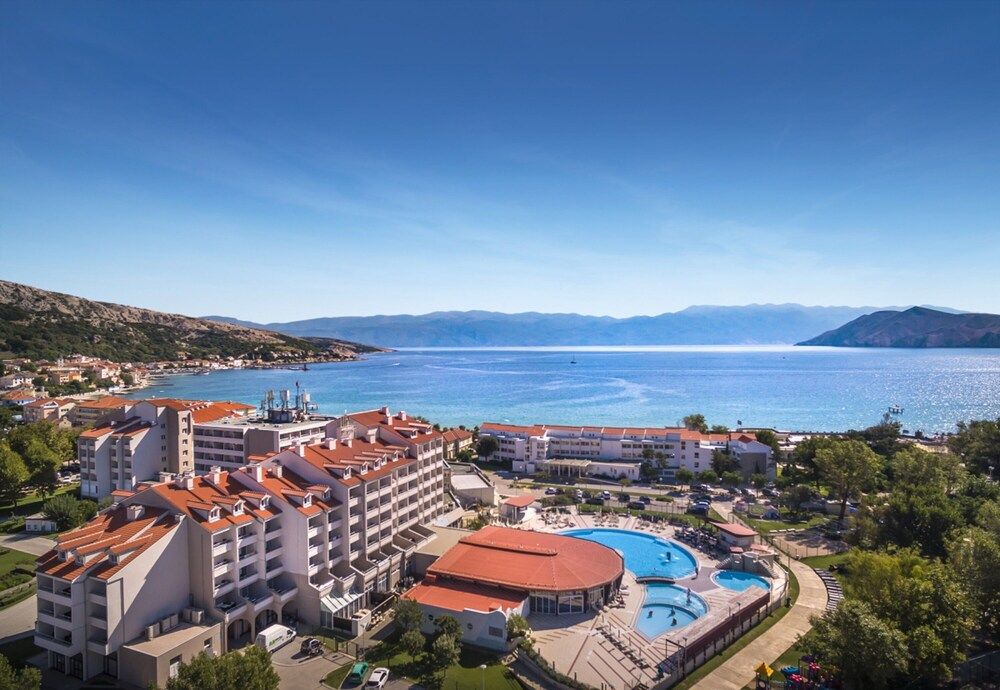 Sunny Baška Hotel by Valamar (ex Corinthia) 3 estrelas em Baška