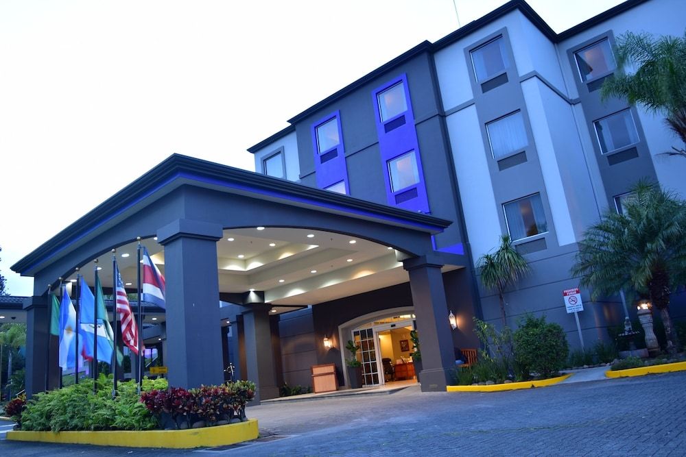 Sleep Inn Hotel Paseo Las Damas -1 estrellas en San José