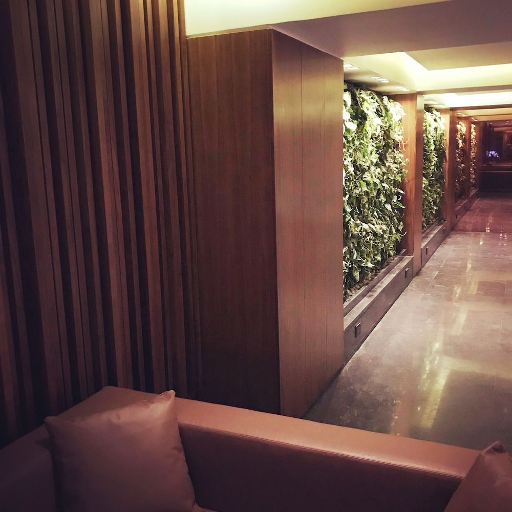 Hotel President 2