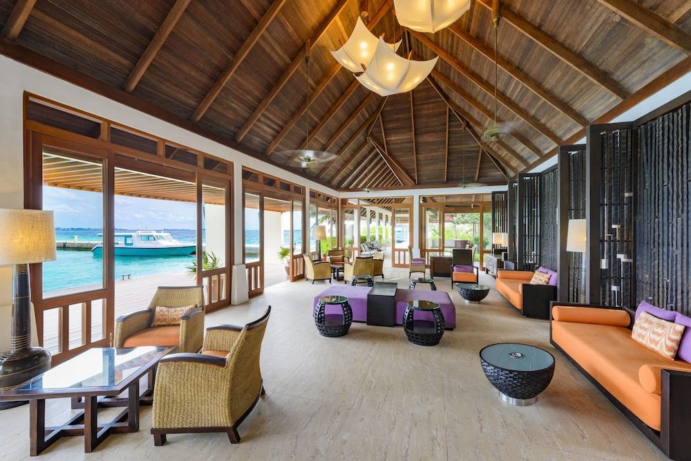 Sheraton Maldives Full Moon Resort & Spa 2